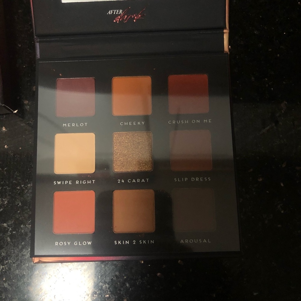 BNB Bad Habit After Dark Palette - Picture 5 of 5